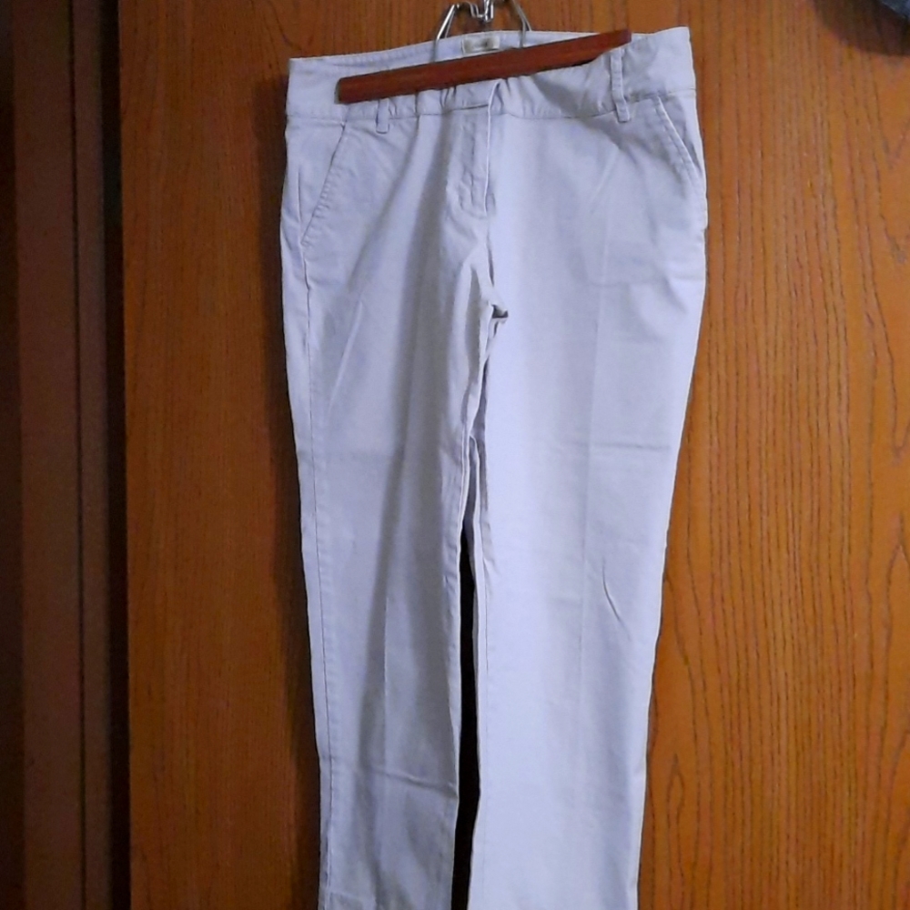 Light gray capri